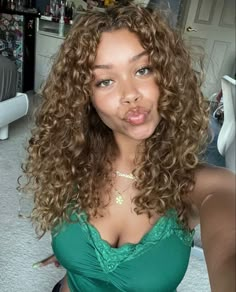 Reddish Ginger Curly Hair, Blonde On Curly Hair Natural Curls, Hair Inspo Color Blonde Brown, Curl Relaxer Before And After, Curly Hair Color Ideas For Mixed Women, Honey Brown Hair On Curly Hair, Milk Tea Curly Hair, Brown People With Blonde Hair, Light Colored Curly Hair