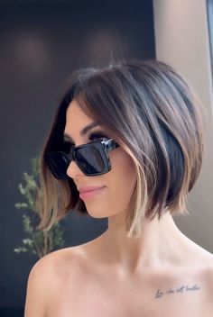 30 Best 2024 Summer Hairstyles to Inspire You Hair Color Ideas For Brunettes Bob, Textured Bob With Highlights, Short Bob Balayage Hair, Short Hair Dimensional Blonde, Short Haircuts Brunette, Dark Bob Haircut, Highlighted Bob Hairstyles, Short Bob Hair Color Ideas, Short Chin Length Bob