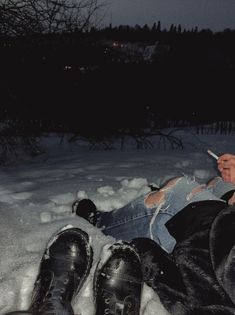 #steelboots #winter #vibe #bestfriends #bestfriendsideas #cigaret #snow #grunge #forest #mountains #vilage #chill #ideaforspendingtime #grunge Snowy Grunge Aesthetic, Alt Winter Aesthetic, Snow Grunge Aesthetic, Cozy Grunge Aesthetic, Grunge Christmas Aesthetic Wallpaper, Christmas Wallpaper Grunge, Grunge Christmas Aesthetic, Grunge Winter Aesthetic, Winter Grunge Aesthetic