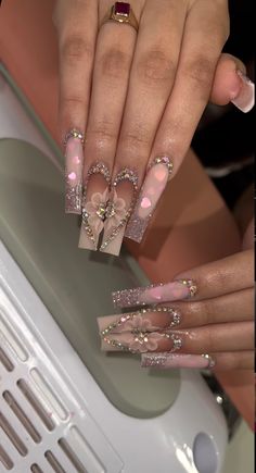 Trendy Baddie Nails, Acrylics Nails, Bday Nails, Cross Nails, Diy Acrylic Nails, Beauty Nails Design, Baddie Nails, Long Nail Designs, Boquette Flowers