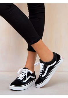 Trending Womens Shoes, Basket Style, Best Shoes For Men, Women Shoes Online, Vans Black, Womens Shoes High Heels, Shoes With Jeans