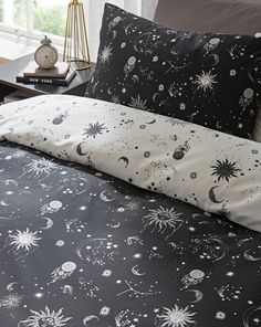 A Celestial inspired duvet cover set featuring an all over moon and stars print. The set includes 2x pillowcases (1x single) and 1x duvet cover. Celestial Grunge, Tv Entertainment Units, The Home Edit, Integrated Appliances, Mirror Shop, Furniture Trends, Outdoor Christmas Lights, Christmas Room, Furniture Deals