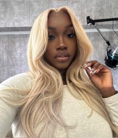 Bougie Hair, Body Wave Frontal, Dark Skin Blonde Hair, Loose Wave Wig, Hair Inches, Body Wave Lace Front Wig, Wave Lace Front Wig, Birthday Hairstyles, Human Wigs