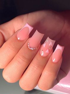 Cute Shorter Nails, French Tip Nails With Design Pink, Short Inspo Nails, Press On Short Nails, S Size Nails, Cute Nails Inspo Short, Girly Acrylic Nails Short, Short Nails For Birthday, French Nails Different Colors