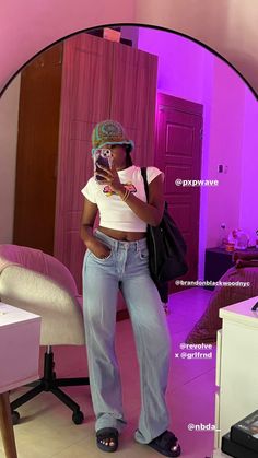 Amy Okoli, December Fits, Easy Girl, Style Basic, College Fits, Mom Jean, Effortlessly Chic Outfits, Athleisure Outfits, Casual Chic Outfit