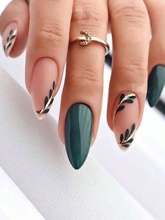 Unghie Sfumate, Green Nail, Her Nails, Nature Tattoos, Prom Nails, Stay Fresh, Chic Nails