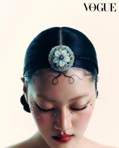 Traditional Korean Hairstyle, Traditional Hairstyle, Editorial Hair, 22 December, Traditional Korean, Hair Ribbon, Korean Aesthetic, Korean Traditional