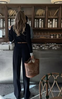 Summer Elegant Casual Outfit, Elevated Everyday Outfit, Preppy Elegant Outfits, Stealth Wealth Style Women, Personal Style Aesthetic, Emily Weiss Style, Cos Aesthetic, Dinner Outfits Classy, Espresso Aesthetic