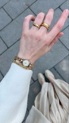 Trendy Watches Women, Watches Women Simple, Gold Rings Fashion, Bangles Jewelry Designs, Jewelry Fashion Trends