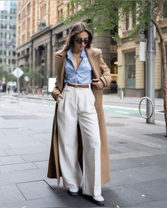 Outfit Elegantes, Skandinavian Fashion, Chique Outfits, Event Outfit, Looks Street Style, Camel Coat, Dinner Outfits, Casual Work Outfits, Mode Inspo