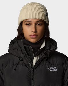 Stay protected from the elements in style with the shallow-fit, ribbed Fisherman Beanie. Fisherman Beanie, Nike React Vision, 270 Nike, Leggings Hoodie, Buy Now Pay Later, Jd Sports, Football Boots, Outdoor Style, Adidas Nike