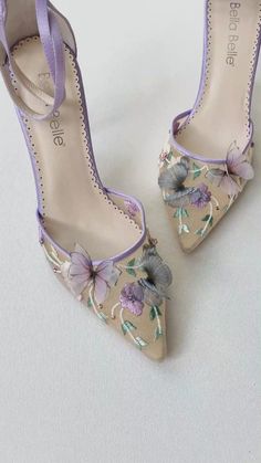 Lavender Silk Butterfly Heels for Outdoor Parties, Eve Kasut Kahwin, Gaun Koktail, Wedding Guest Accessories, Girl Essentials, Butterfly Heels, Wedding Glam, Butterfly Shoes, Mode Editorials, Prom Inspo