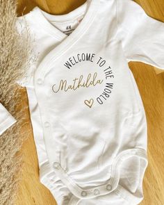 Newborn Cricut Onesie, Baby Gifts Cricut, Newborn Welcome, Cricut Projects Easy, Getting Ready For Baby