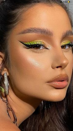 January Eyeshadow Looks, Fierce Fairytale Palette Looks, Makeup Summer Looks, Makeup Strass Eye, Colored Eyeshadow, Makeup Looks Colorful, Makeup Kawaii, Dope Makeup