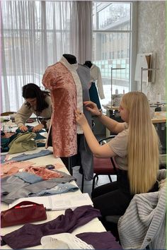 Fashion Management, Fashion Maker, Fashion Design Classes, Fashion Designer Studio, Become A Fashion Designer