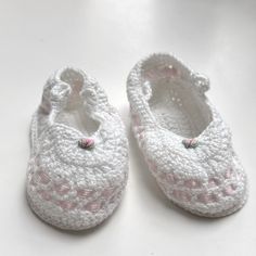 3/$9 Newborn Crochet Shoes Never Worn Newborn Crochet, Crochet Shoes, Baby Walker, Shoes Color, Vintage Shoes, Vintage Children, White Vintage, Kids Shoes, Pink White