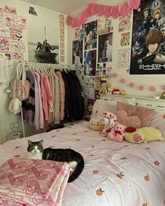 Cute Room Ideas Aesthetic Pink Bed, Pink Aesthetic Rooms, Room Ideas Sanrio, Sanriocore Bedroom, Room Decor Sanrio, Cutecore Room Ideas, Sanriocore Room, Sanrio Room Ideas, Sanrio Bedroom Ideas