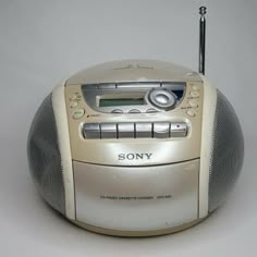 an old radio is sitting on the table