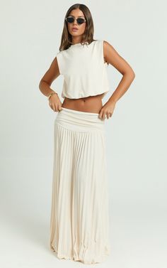 Lioness - Field of Dreams Maxi Skirt in Ivory Tan Maxi Skirt Outfit, Cabo Outfits, Vacation Skirts, White Long Skirt, Basic Black Dress, Bachelorette Dress, Maxi Dresses Fall, Fit And Flare Skirt, Long Sleeve Dress Formal