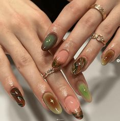 25+ Earthy Nails Design Ideas Earthy Nails Designs, Nails Earthy, Earthy Nails, Medium Length Nails, Length Nails, Nails Design Ideas, Diva Nails, Green Nail Designs, Happy Nails