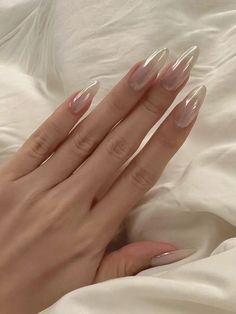 Pearl White Hailey False Nails – painevida Shiny Nails, Pearl Nails, Soft Nails, روتين العناية بالبشرة, Minimalist Nails, Cute Acrylic Nails, Nude Nails