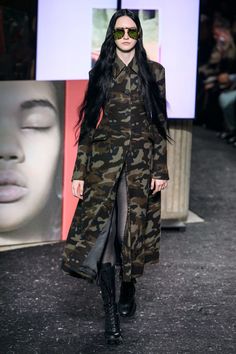 Miu Miu Fall 2019 Ready-to-Wear Fashion Show Collection: See the complete Miu Miu Fall 2019 Ready-to-Wear collection. Look 15 Army Look, Fashion Campaign, Antonio Berardi, Womens Camo, Power Dressing, Girly Fashion