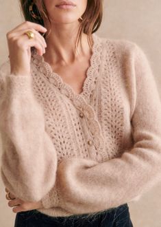 Angelie Cardigan - Light Beige - Kid mohair - Sézane Crochet Wave Pattern, Pull Mohair, Feminine Casual, Solid Color Sweater, Cardigan Vintage, City Painting, Romantic Outfit, Mohair Cardigan, Cardigan Outfits