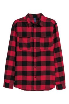 Flannel Shirt - Red/black plaid - Men | H&M US 1 Neo Grunge, Red Flannel Shirt, Celebrity Casual Outfits, Tartan Shirt, Red Plaid Shirt, Red Flannel, Flannel Tops, Plaid Top, Checkered Shirt