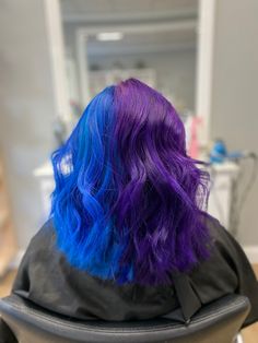 Blue And Purple Hair Split Dye, Blue And Purple Hair Half, Split Dyed Hair Bright Colours, Split Dyed Hair Color Ideas, Half Purple Half Blue Hair, Black Hair Split Dye, Half And Half Hair Color Ideas, Spilt Dye Hair Ideas