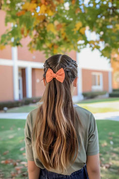 Girl with a braided half-up hairstyle and a bow for long hair. First Day Of Hairstyles, Cute Ways To Style Your Hair For School, Teen Back To School Hairstyles, Long Hair Styles School, Best Picture Day Hairstyles, Elementary School Hairstyles, Preppy School Hairstyles, Half Up Girls Hairstyles, Fun Girl Hairstyles