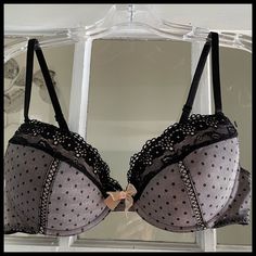 Marilyn Monroe Intimates Polkadot Pinup Bra. Labelled As Size 36b. In Excellent Condition - Tags Removed, Never Worn. Pinup Bra, Convertible Bra, Halter Bralette, Lace Straps, Full Coverage Bra, Lace Fashion, Pink Bra, Red Lace, Bra Women