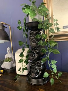 Dollar Tree Halloween Skull Plant Stand — CraftBits.com Diy Gothic Planter, Summer Goth Decor, Gothic Plants, Halloween Aesthetic Costume, Aesthetic Wallpaper Halloween, Halloween Aesthetic Wallpaper, Koti Diy, Skull Planter, Goth Garden