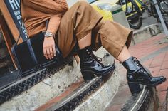 12 Ways To Wear Combat Boots: You'll Fall In Love - The Mom Edit Tan Block Heels, Style Rules, Cropped Wide Leg Pants, Pink Bodysuit, Wide Leg Cropped Pants