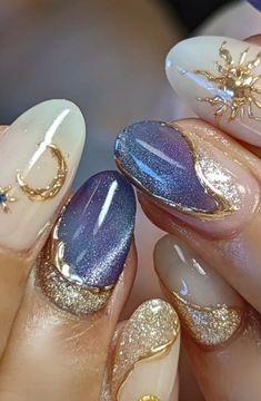 Nail Arts 2022, Nail Art Capsule Transparente, Planet Press On Nails, Handpainted Press On Nails, Whimsigothic Nails, Space Nail Designs, Fairytale Nails, Astrology Nails, Fairy Nail Art