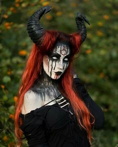 Black Demon Costume Women, Women's Scary Halloween Costumes, Witch Woman Costume, Gothic Demon Costume, Demon Horns Costume, Demonic Witch Makeup, Witch Sfx Makeup, Demon Woman Costume, Satanic Witch Makeup