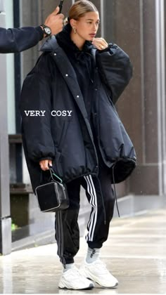 Hailey Baldwin Style, Hailey Baldwin, Comfy Fashion, Autumn Outfit, Sporty Outfits, Street Style Outfit, Lookbook Outfits