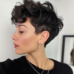 Wavy Pixie with Tapered Sides Pixie Cut Bride, Pixie Cuts For Wavy Hair, Wavy Pixie Haircut, Pixie Cut Shaved Sides, Wavy Pixie Cut, Haircut Tip, Wavy Pixie, Short Wavy