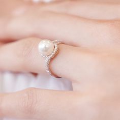 Pearl Ring Simple, Mermaid Treasure, Sweet Accessories, Indian Bridal Jewelry Sets, Pearl Rings, Pearl Jewelry Design, Ring Simple, White Coral, Bridal Jewellery Indian