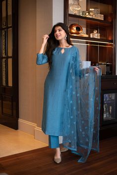 Same Color Kurti And Pant, Office Wear Outfits For Women, Georgette Kurtis Designer Latest, Unique Kurti Designs, Straight Kurta With Pants, Shaurya Sanadhya, Kurta Set With Dupatta, Stylish Kurtis Design