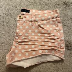 Light Pink With White Polka Dot Denim Low Rise Fit Size:27 *Gently Used - In Brand New Condition* Juicy Couture Shorts Outfit, Juicy Shorts, Juicy Couture Swimsuit, Pink And Green Juicy Couture, Juicy Couture Crop Top, Couture Denim, White Polka Dot, Juicy Couture, Low Rise