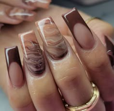 There's a new beauty trend taking over Instagram and it's absolutely stunning. Say hello to "quartz nails". Build Up Gel Nail Designs, Girly Acrylic Nails, French Tip Acrylic Nails, Short Square Acrylic Nails, Nail Style, Acrylic Nails Coffin Pink, Unique Acrylic Nails, White Nail