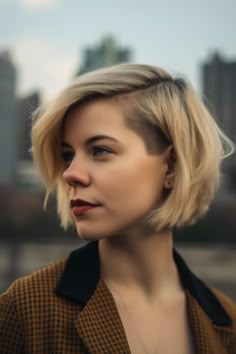 Undercut Bob Hairstyles, 30 Year Old Women, Undercut Bob Haircut, Side Cut Hairstyles, The Undercut, Edgy Short Haircuts, Undercut Hairstyles Women, Undercut Bob, Shaggy Short Hair