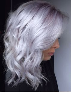 36 White Platinum Blonde Hairstyle Design Ideas To Evaluate Your Look - Page 27 of 36 - Latest Fashion Trends For Woman Pelo Color Ceniza, Interesting Hairstyles, Blonde Hairstyle, Lilac Hair