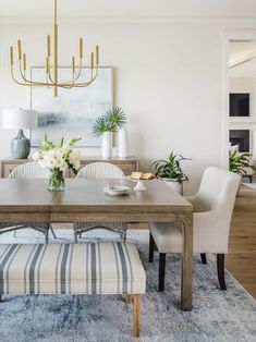 Dining Room Interior Design Inspiration Hamptons Style Dining Room, Coastal Dinning Room, Beachy Dining Room, Modern Coastal Dining Room, Coastal Farmhouse Dining Room, Havenly Dining Room, Beach Dining Room, Dining Room Interior Design, Inspiration Artwork