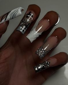 Cool Trendy Nails, Prom Nail Sets, Long Nails Inspiration, Cool Acrylic Nails, Acrylic Square Nails, Unusual Nail Designs, Cartoons Movies, Drip Nails, Colored Acrylic Nails