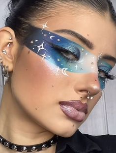 Creative Eye Makeup Design, Crazy Makeup Looks Creative, Galaxy Eye Makeup, Tape Makeup, Crazy Eye Makeup, Makeup Themes, Festival Make Up