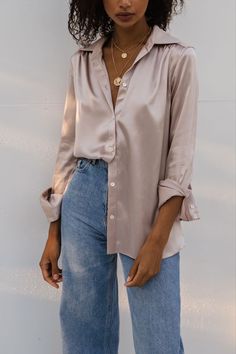 Satin Shirt Outfit Ideas, Silk Top Outfit, Satin Shirt Outfit, Silk Shirt Outfit, Top Outfit Ideas, Styled By, Shirt Outfit Ideas, Tops Outfit, Tan Silk