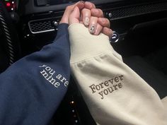 Couples Gifts, Cute Date Ideas, Matching Hoodies, Gf Bf, Cute Couple Gifts, Creative Gifts For Boyfriend, Cute Relationship Photos, Gifts Anniversary