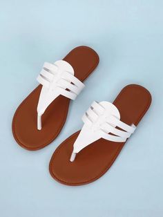 Slippers For Girls Flats, Female Slippers And Sandals, Ladies Sandals Flat Simple, Female Slippers Design, Handmade Slippers For Ladies, Modern Heels, Female Slippers, Mens Sandals Fashion