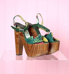 1970s Shoes, Vintage High Heels, Hawaii Print, Goody Two Shoes, 1940's Style, Ossie Clark, Bark Cloth, Platform High Heel Shoes, Vintage Heels